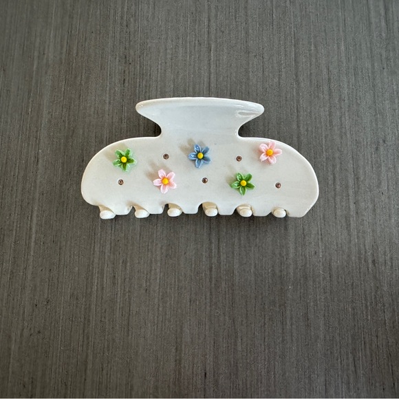 Emi Jay Accessories - Emi Jay Flower Sweetheart Clip